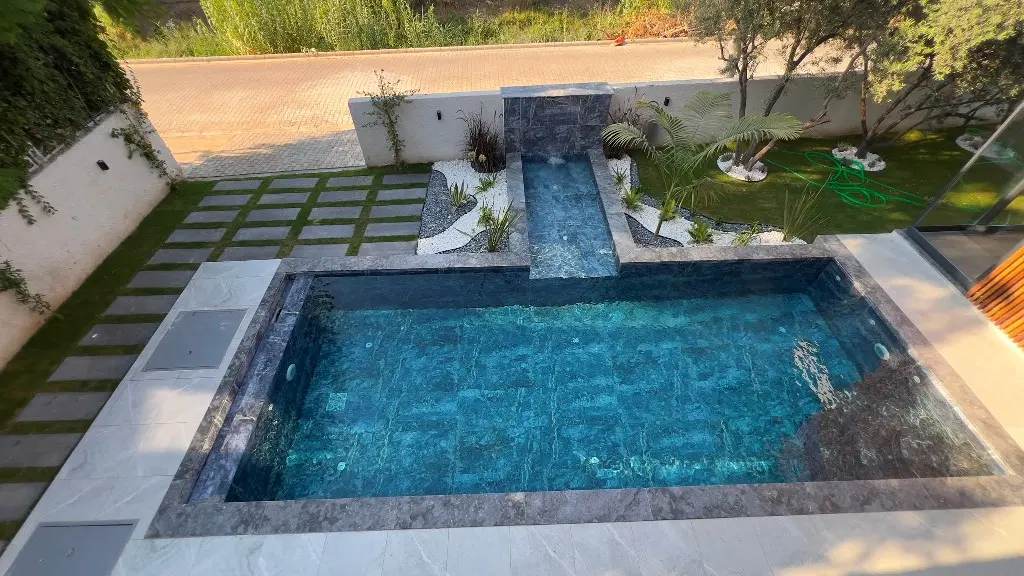 Private pool